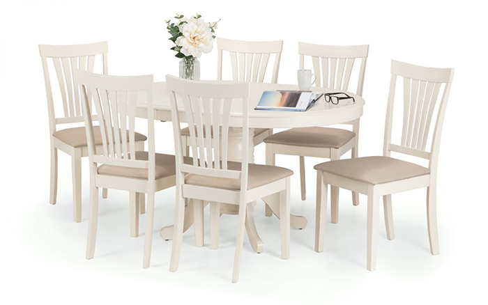Stamford Round to Oval Extending Dining Set (4 Chairs)
