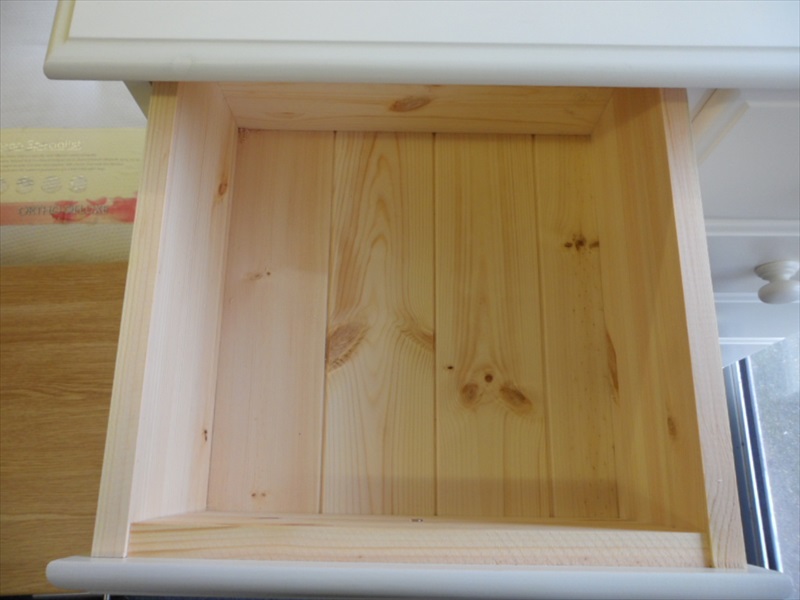 TBS Range Painted Solid Pine 4+2 Chest